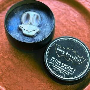 Plum Spooky Wickless Candle: Plum Cinnamon Patchouli Leaf Cashmere Woods Scent